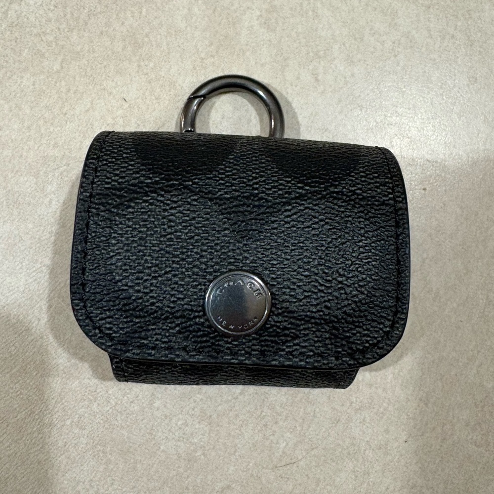 coach airpod pro case holder - signature canvas
